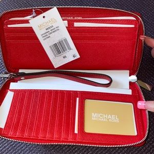 Travel Continental leather wallet